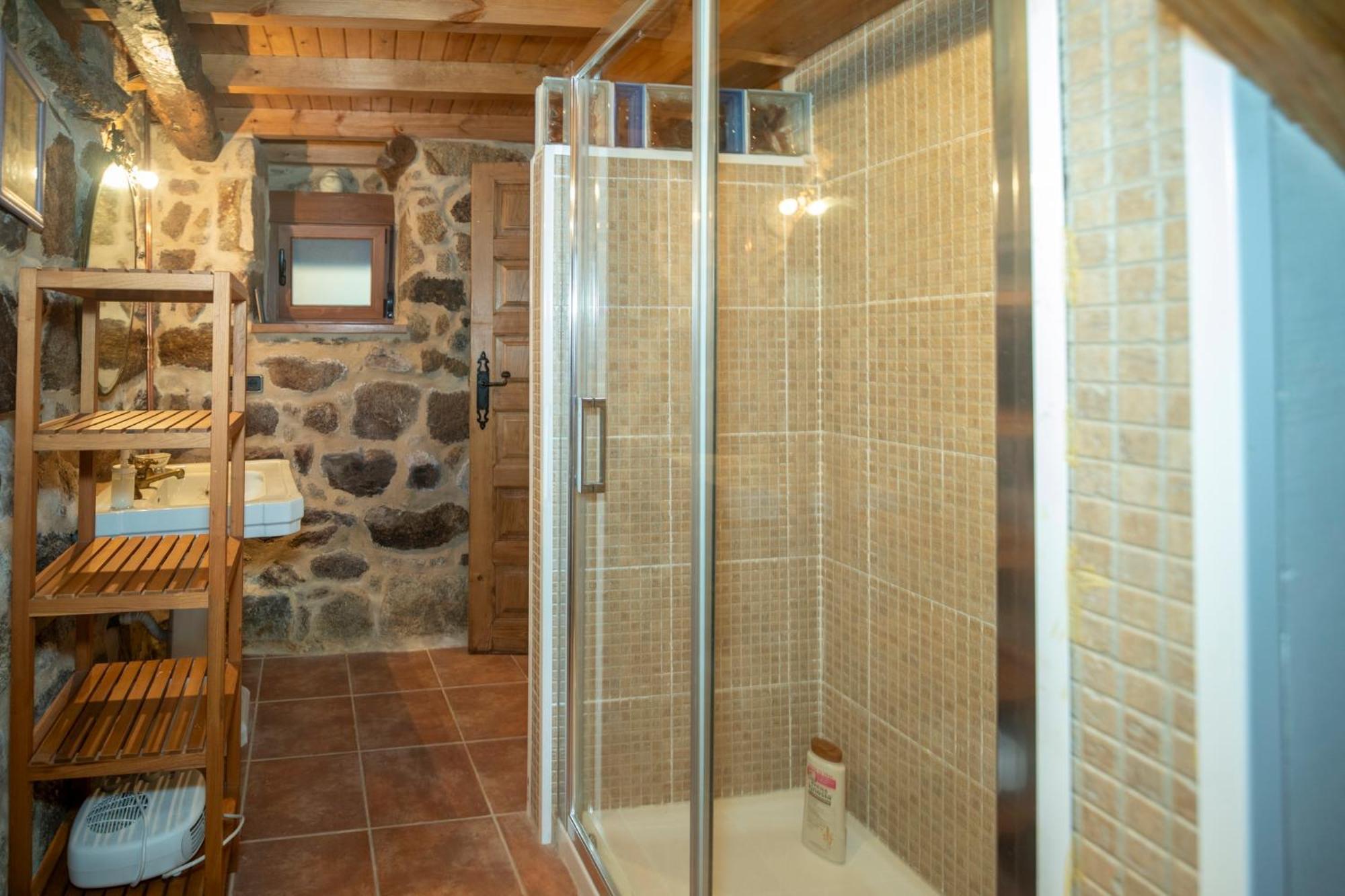 Apartamento Alouminos Do Ribeiro Ourense Exterior foto