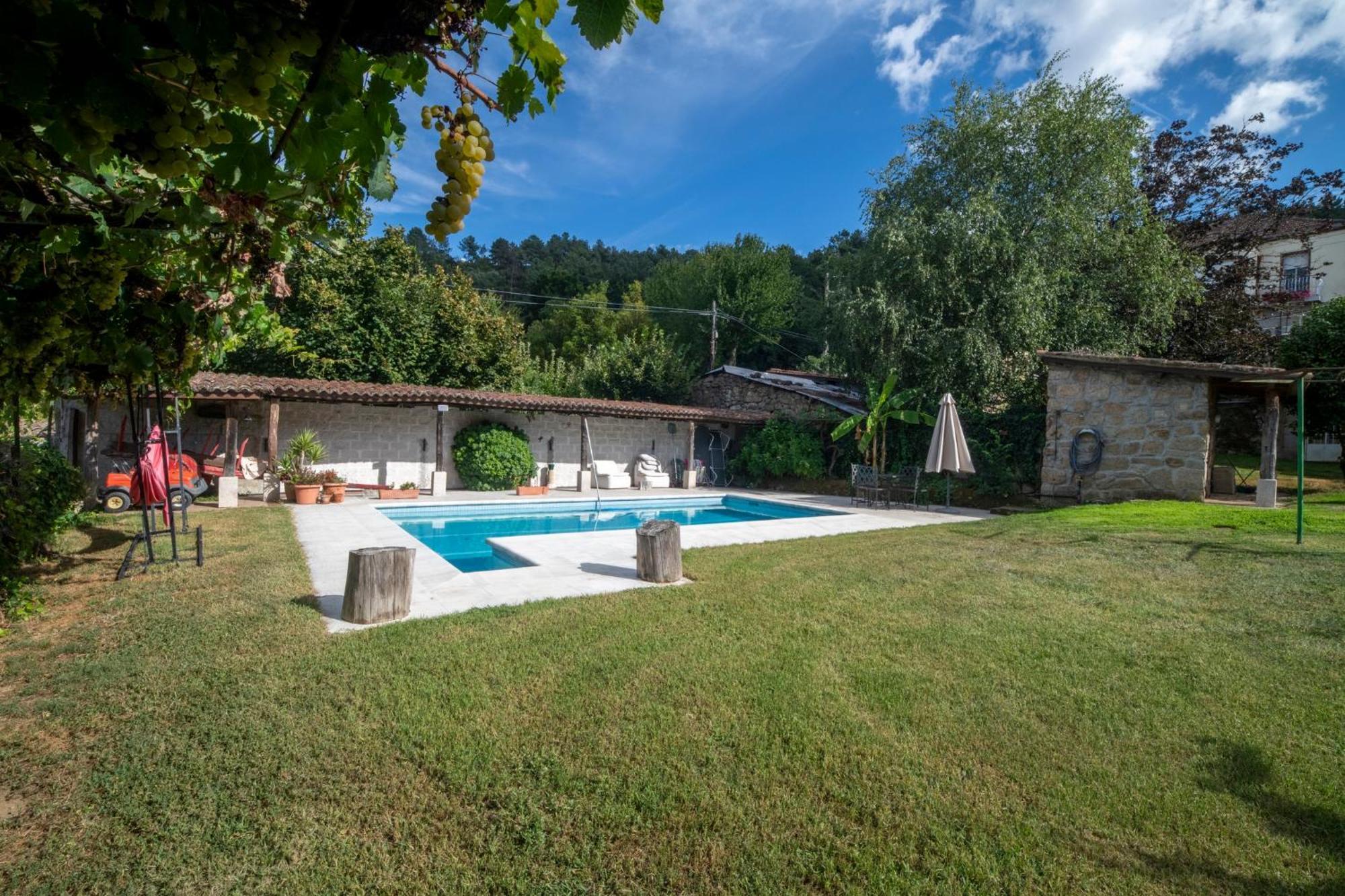 Apartamento Alouminos Do Ribeiro Ourense Exterior foto